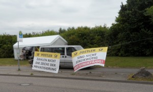 Die "Streikzentrale" der Heilbronner Postler auf den Böllinger Höfen in Heilbronn, gegenüber dem DHL Briefverteilzentrum. (Bild: jm)