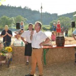 Bürgermeister Michael Folk begrüßte auch Kreisrat, Johannes Müllerschön zum traditionellen Fassanstich.