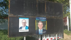 Zwei der drei OB Kandidaten plakatieren in Necksrulm.