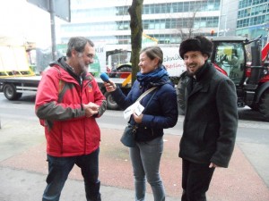 Noch vor der Demo am Potsdamer Platz - Interview mit den jungen Machern von Audio Agrar. (Foto, him)